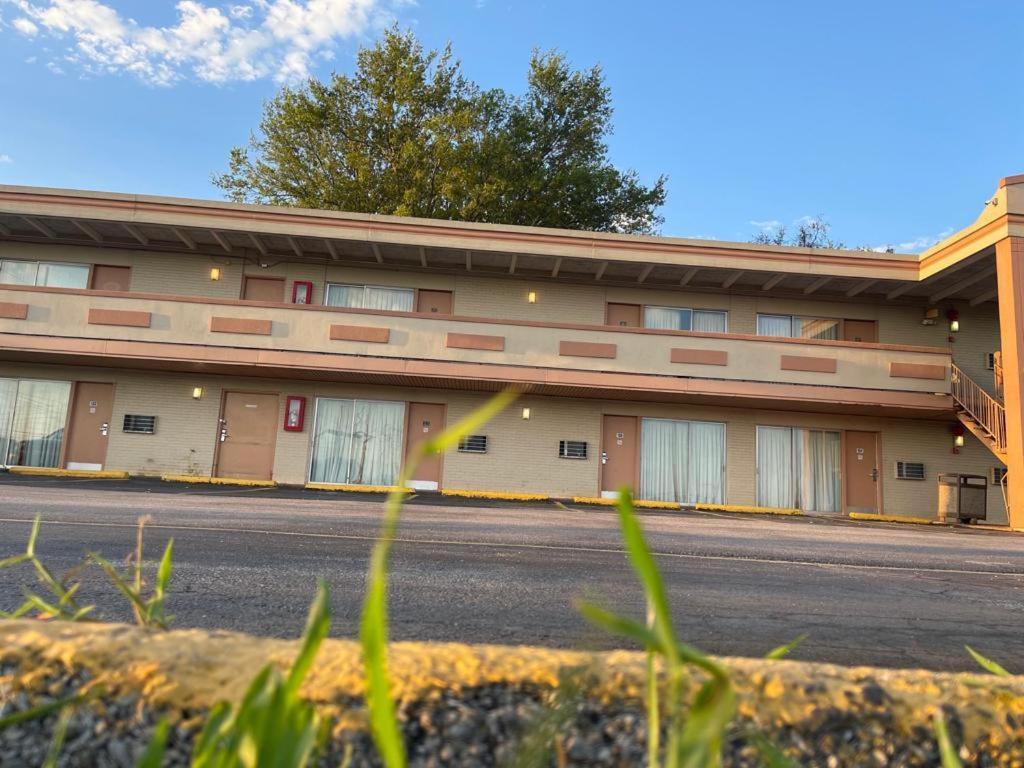 Haven Inn & Suites St Louis Hazelwood - Airport North Exterior photo