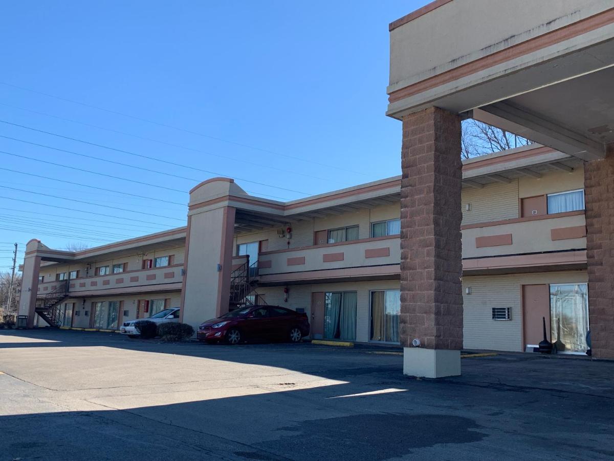 Haven Inn & Suites St Louis Hazelwood - Airport North Exterior photo